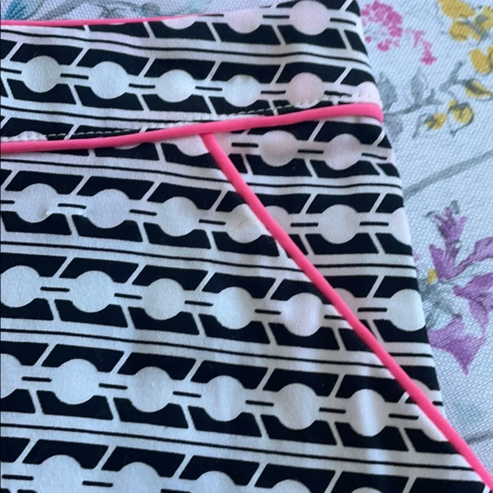 Britt Ryan mini skirt, black white, size 4, pink details.